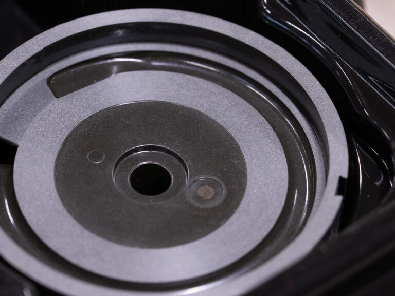 Fraisage CNC de pièces plastiques sur centres 5 axes chez Vallotech