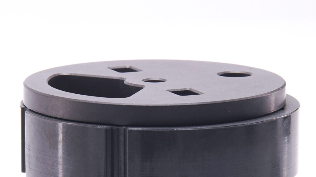 Moulage par injection de précision de plastiques techniques chez Vallotech